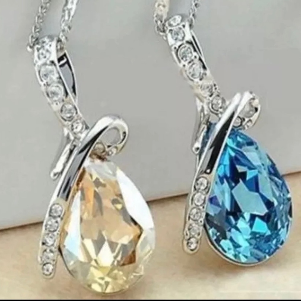 Women’s Necklace with Swarovski Crystals